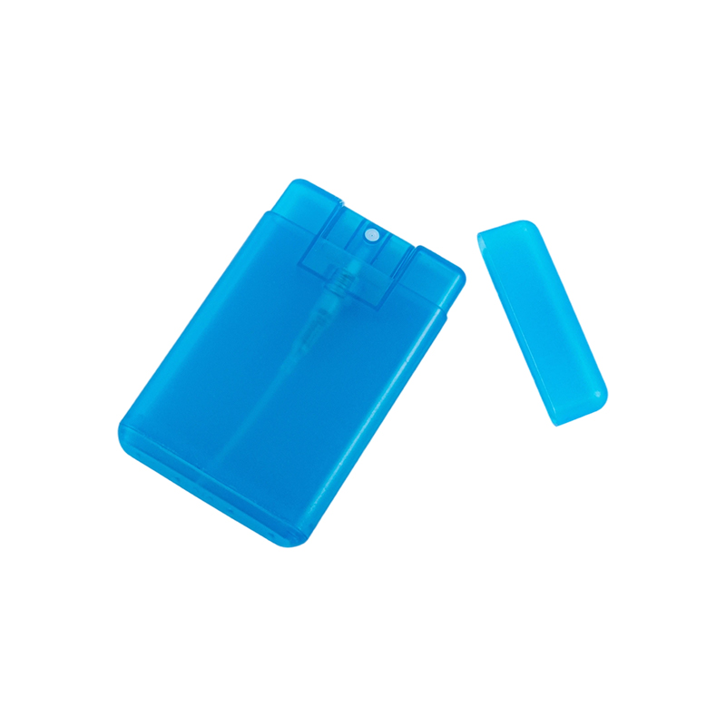 Flacon de pulverizare tip card cu capac de praf